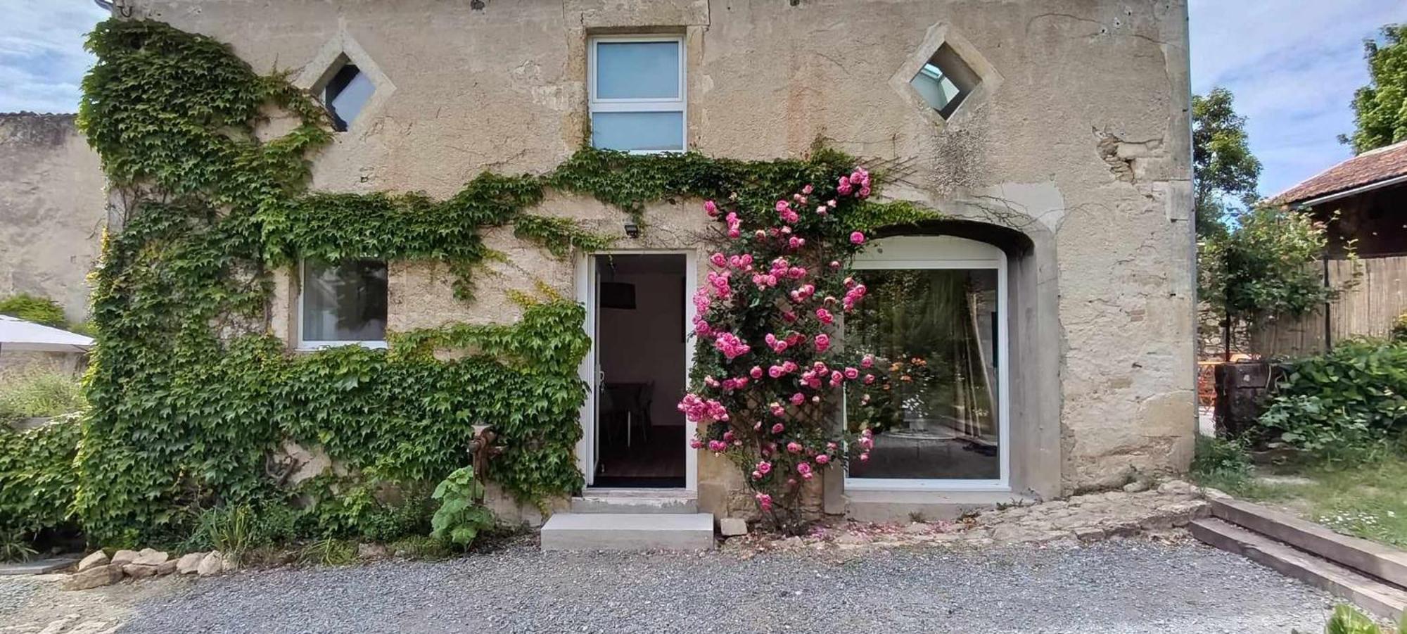 Maison Irondas Saint-Pierre-d'Aurillac Exterior photo
